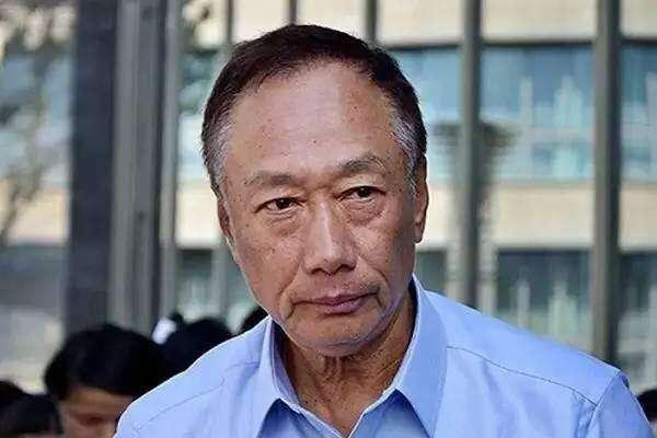 他傍上乔布斯成台湾首富,一天造50万台iPhone,今身家缩水81亿