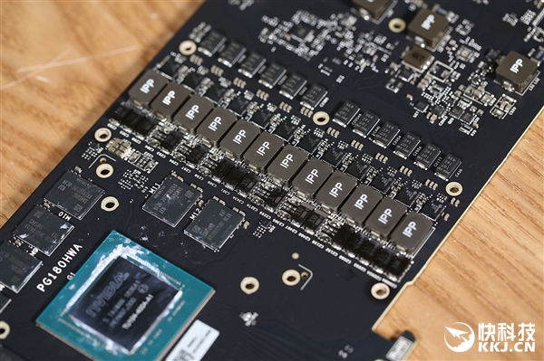 七彩虹iGame RTX 2080 Vulcan X OC图赏