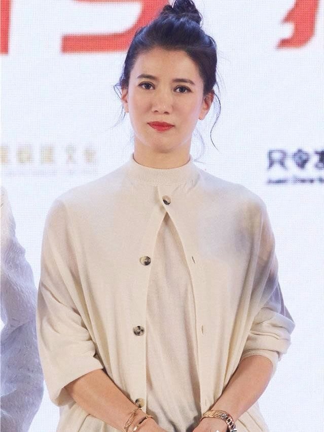 袁咏仪扎起高马尾,美回了30年前,网友:不愧是港