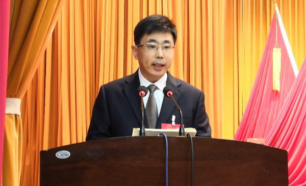 平阴县十八届人大三次会议召开,平阴县代理县长王秀成作《政府工作