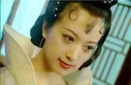刚上节目征婚，她突然就结婚了！骗婚大佬做靠山？都来给她当舔狗