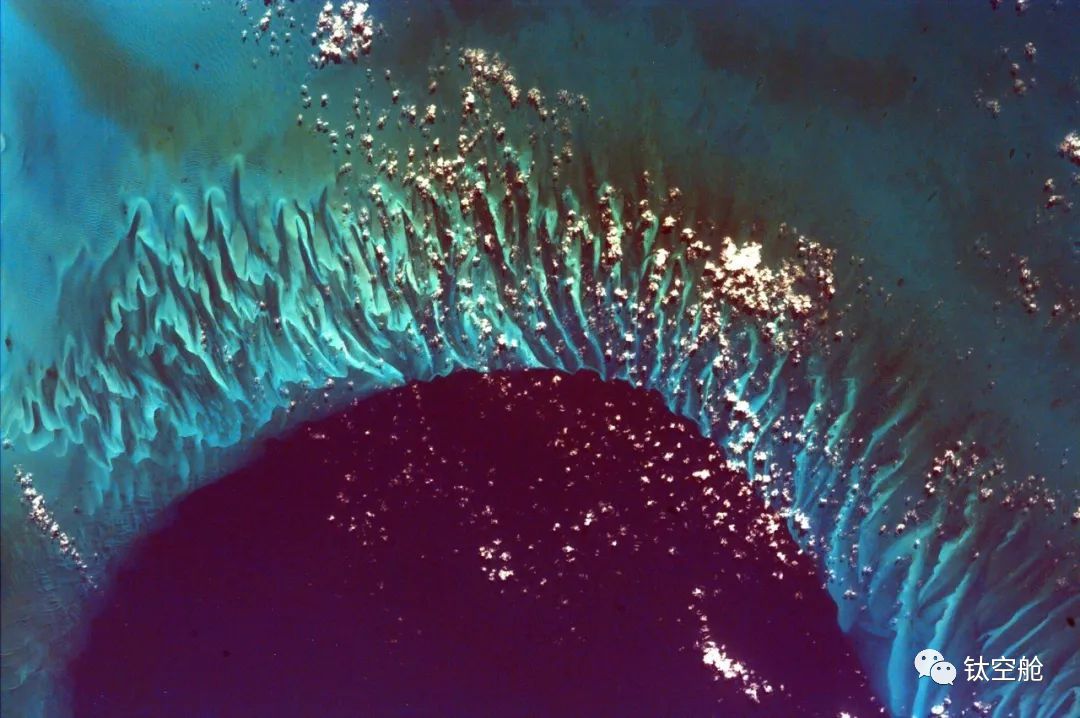 “流浪地球”官方授权AR马克杯，随时太空鸟瞰5亿平方公里地球风景 | 精分剧场