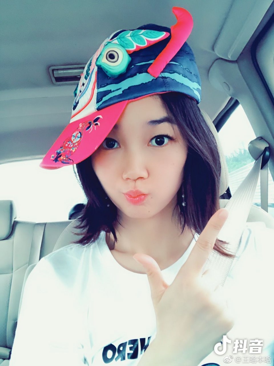 我们扒了扒那个“阿里美女高管”，真的不简单！(附最新回应)