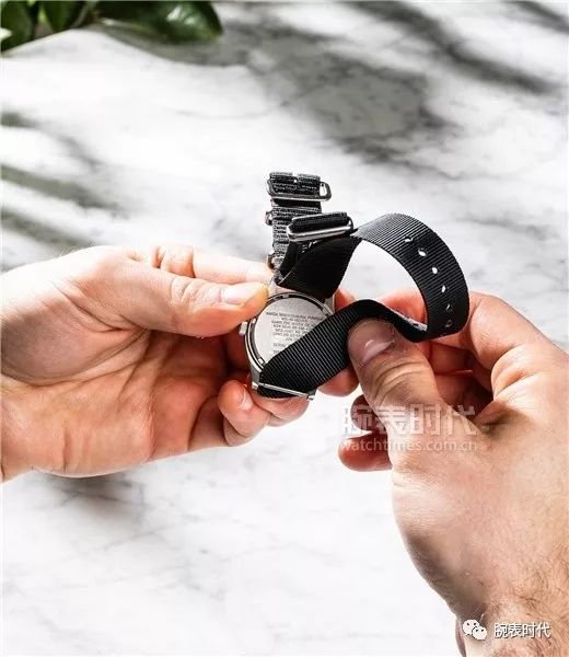 图解:怎么自己换表带?