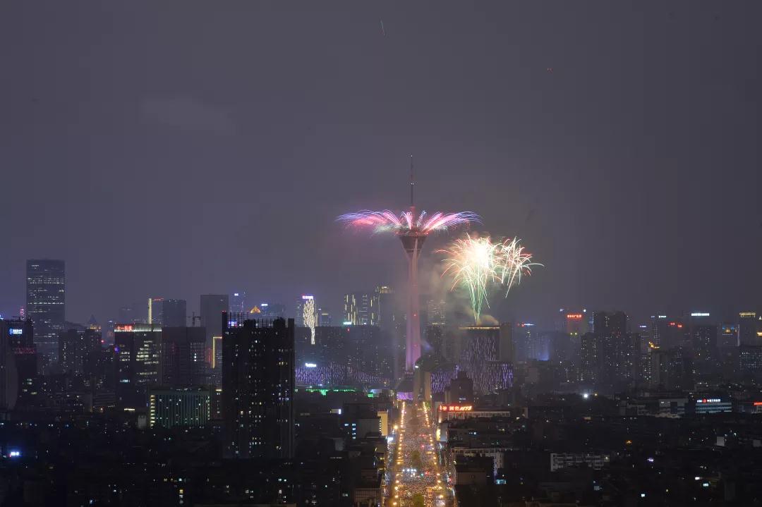 元宵节夜游锦江，遇见成都的春江花月夜