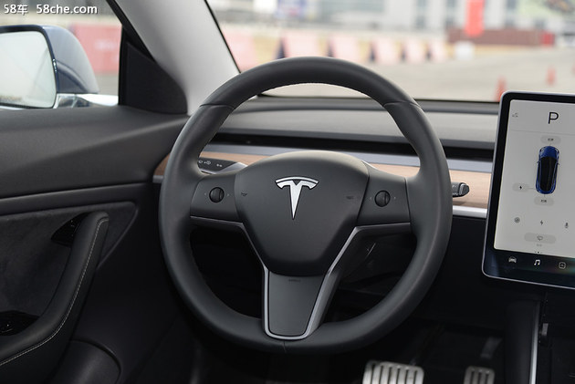 特斯拉Model 3场地试驾 动力操控是亮点