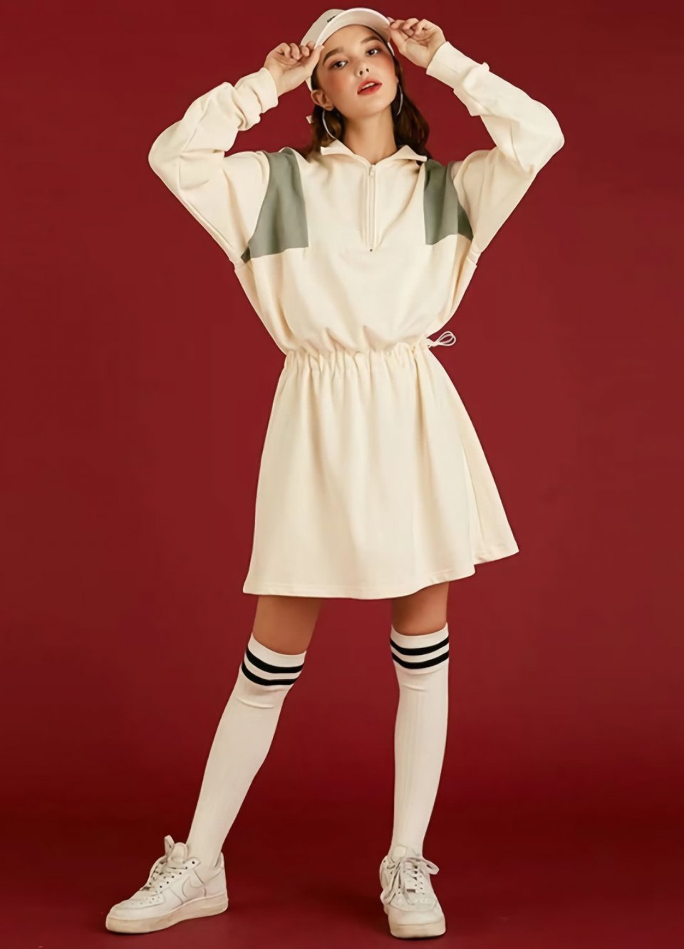 小白鞋别再乱搭裙子了,要和 专配裙 一起穿,才能