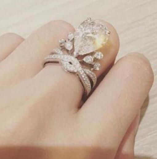 Angelababy30岁生日宴扮女王，一个细节曝光她与黄晓明感情现状