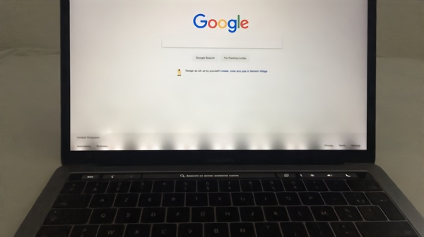 苹果悄悄修复MacBook Pro屏幕背光门问题：仅限2018款用户