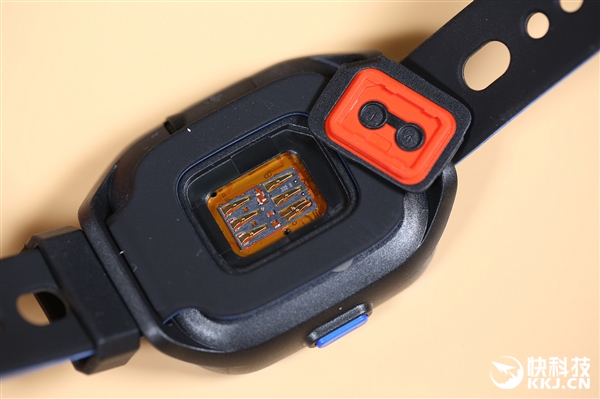 一键发起SOS 华为儿童手表3开箱图赏