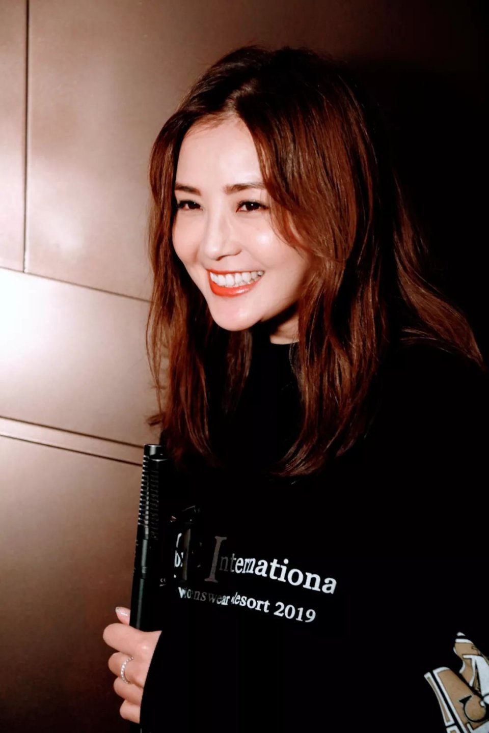 阿Sa发生了什么，脸肿得越来越像阿娇了