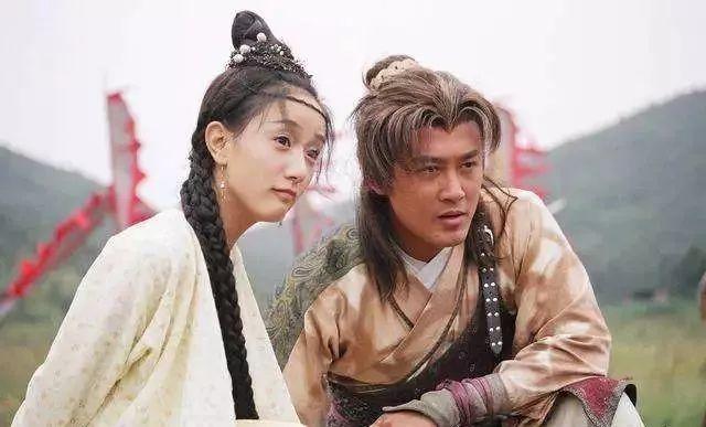 点个痣都上热搜，她不愧是黄轩唯一承认的女友
