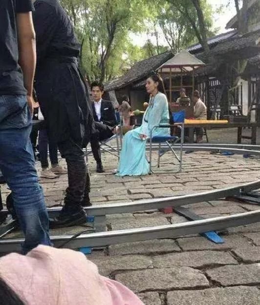 截胡赵丽颖，艳压范冰冰的炒作女王，突然人间蒸发了？