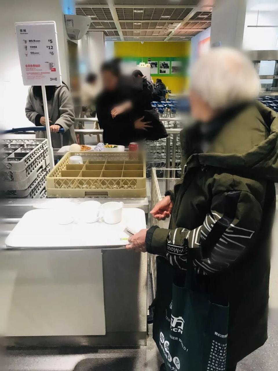 星期二的宜家，本质就是一个餐厅 乱逛