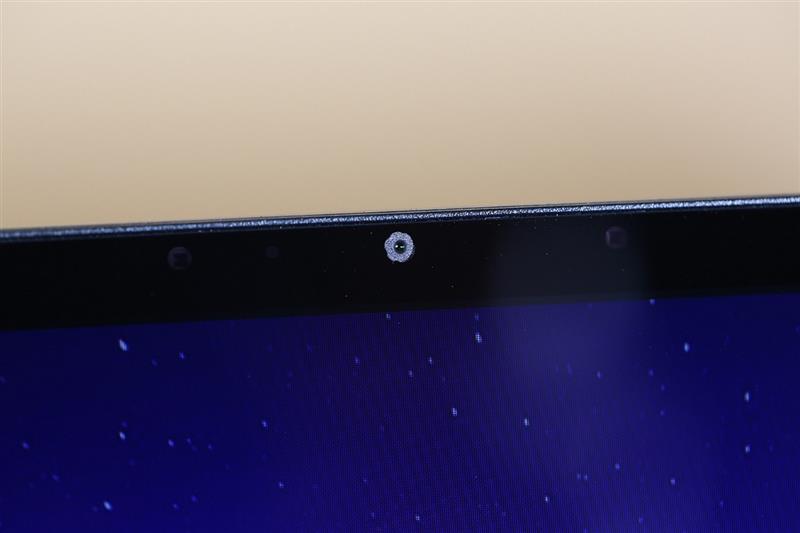 A4纸大小的14英寸笔记本！华硕灵耀U 2代评测：同价位无敌