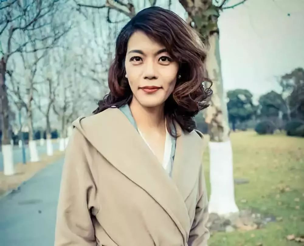 38岁陈果,48岁俞飞鸿,58岁洪晃:魅力,才是女人最高级的性感