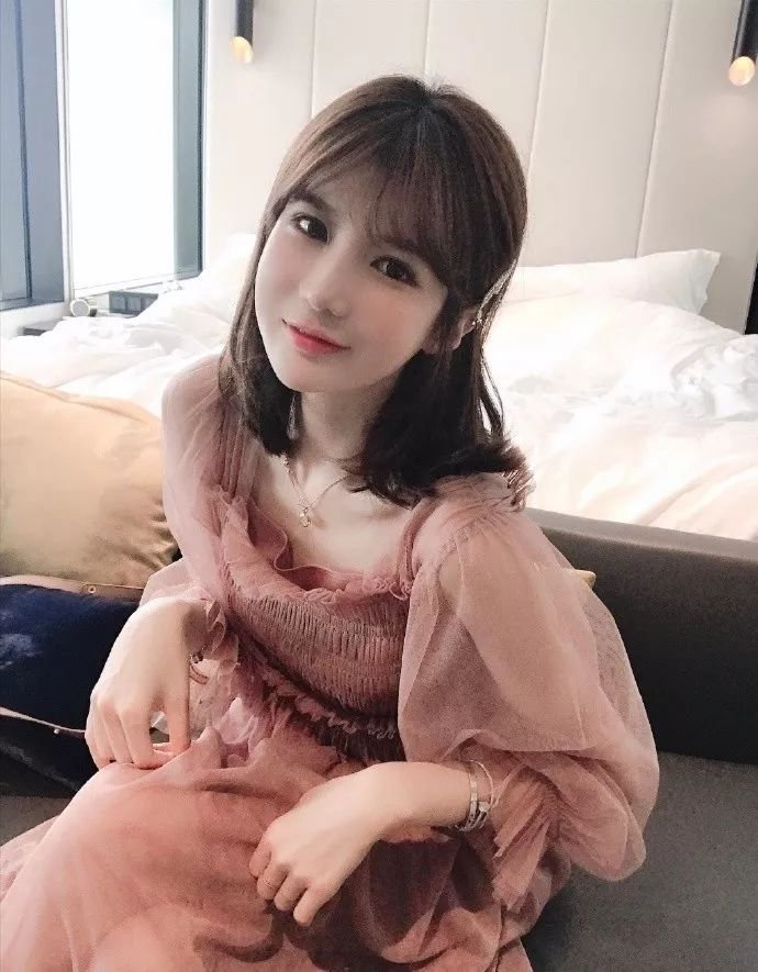 自曝换头的彭王者也是许凯的前任？让众女友撕X的家暴男劈腿史有点多呐…