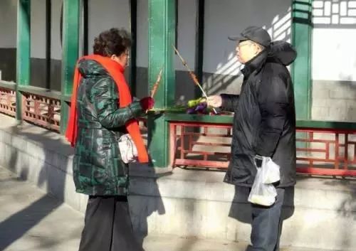 走红俄罗斯、圈粉韩国主播…这串北方糖葫芦，活该点赞 10000 + ！