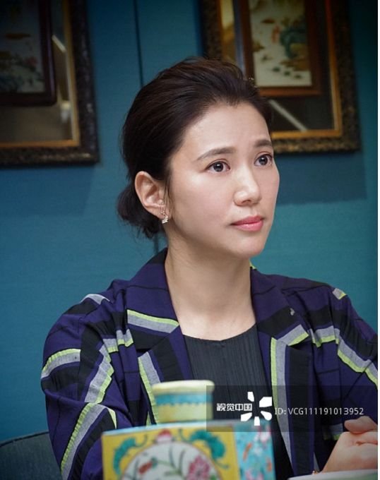 又一个女星在网红滤镜下翻车了，漫画脸鼻祖也经不住啊！