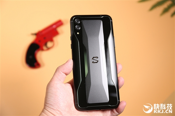 骁龙855+液冷3.0!黑鲨游戏手机2图赏