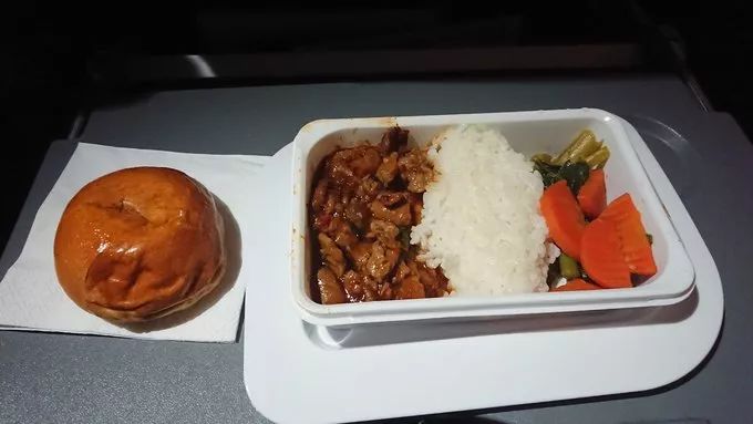 哪家经济舱的餐食最好骂？