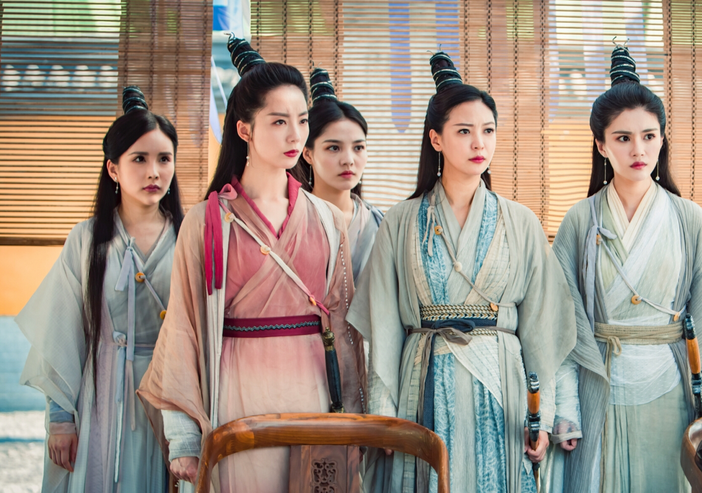 她演过开心麻花、拍过《流浪地球》出道10年终凭《新倚天》圈粉-欧美男明星