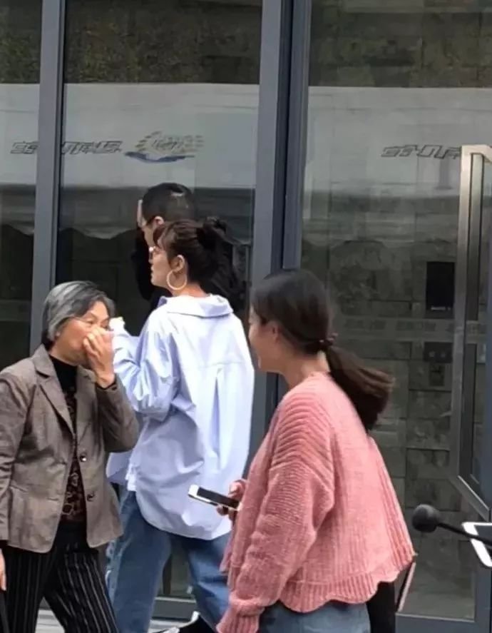 张雨绮上真人秀遭网友心疼，袁巴元发文开撕：不要再影射我