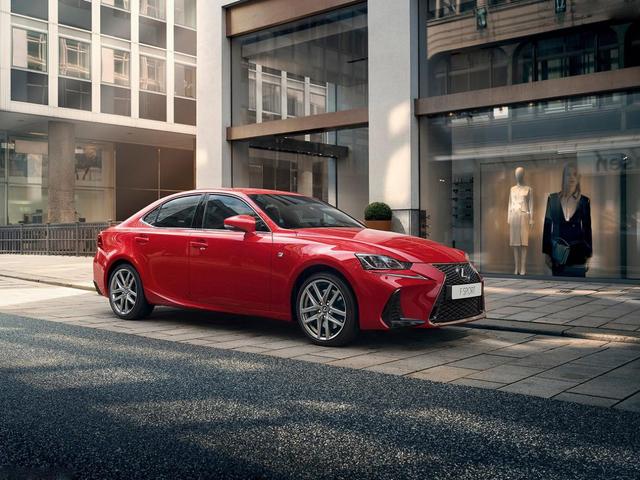 论加速跑不过ATSL！卖得比3系贵，挂上雷克萨斯标也救不了它！