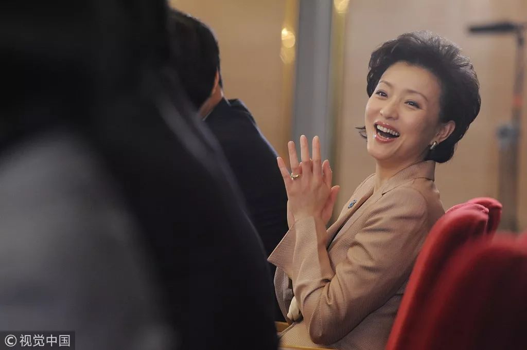 杨澜:“我付出30年青春,才有跟美国总统喝咖啡的机会!”