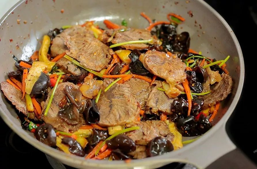 卤牛肉不入味？这一招你肯定没想到！