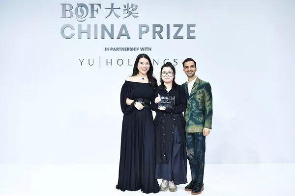 专访BOF Prize获奖者Caroline Hu:新设计师如何脱影而出？