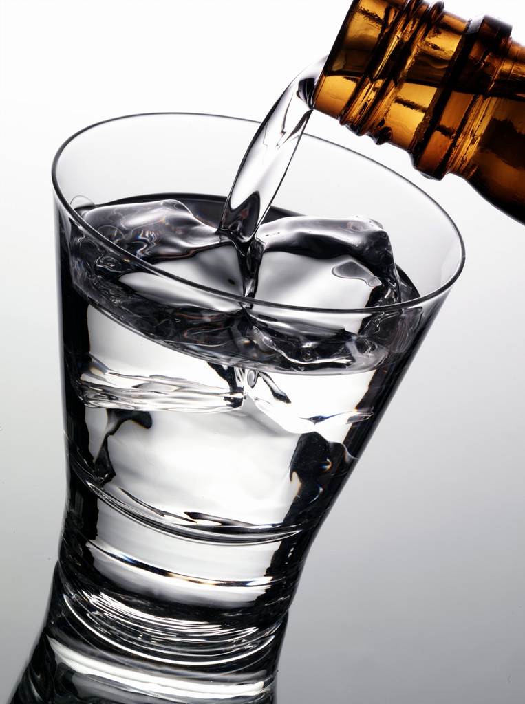 郎酒2020年上半年GDP_96年郎酒价格表和图片(3)