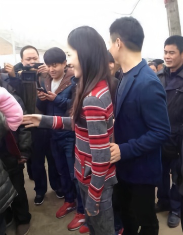 刘强东秀恩爱往事：夸妻子投资Uber很优秀，称遇到奶茶是初恋感觉