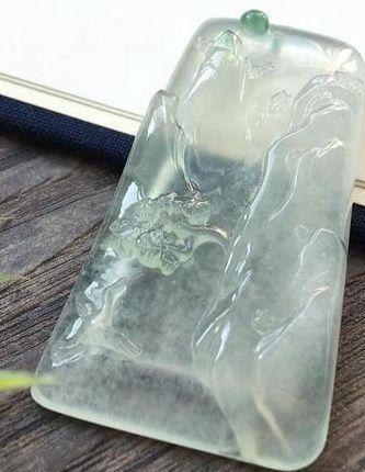 翡翠山水牌意境深远的的寓意