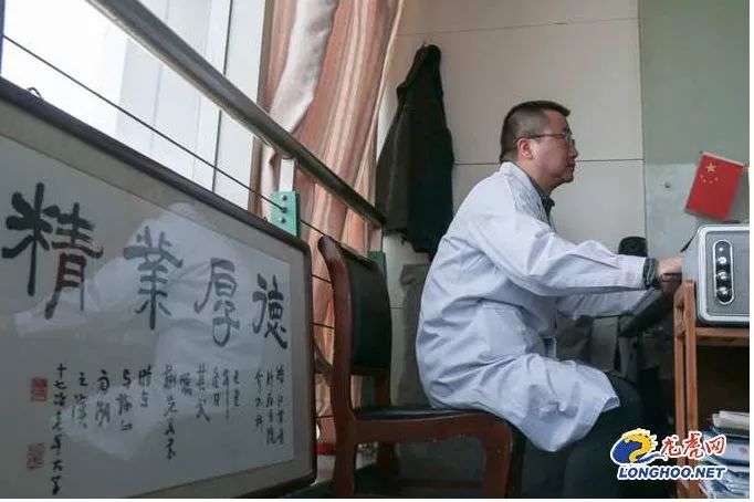 秘密守不住了!这位医生“说谎”14年,私下给病人…