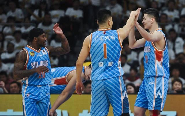 新疆男篮险胜夜还有一好消息，历史暗示他们晋级概率超8成！