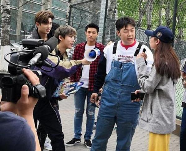 杜海涛黄明昊等明星未经许可进大学校园拍摄,被校方强行驱逐