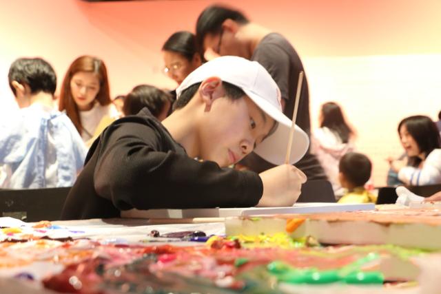 陪你出发—艺术启蒙公共教育活动 为郑泽生深圳画院个展画上句号