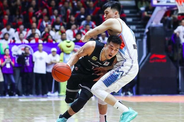 19中13轰34分!CBA又一个本土外援级,辽宁打破魔咒,郭艾伦首功 19中13轰34分!CBA又一个本土外援级,辽宁打破魔咒,郭艾伦首功