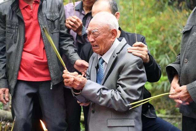原子弹下无冤魂!第一眼就震撼你内心深处的二战军史照片!