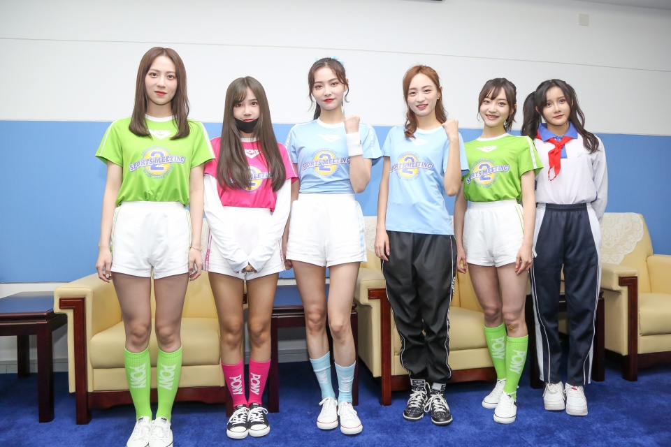SNH48运动会满屏大长腿 少女偶像散发青春气息