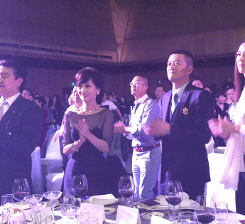 赵雅芝50岁素颜照,完全无妆无修真的很少女,皮肤比20多岁的还好