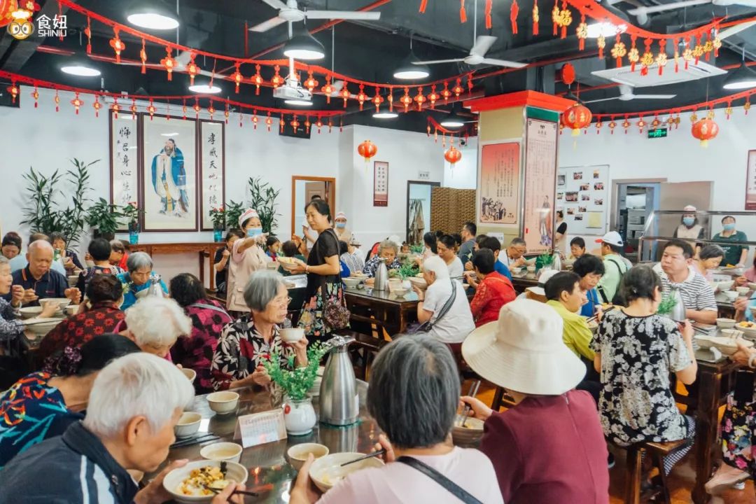 人均0元餐厅,餐餐爆满