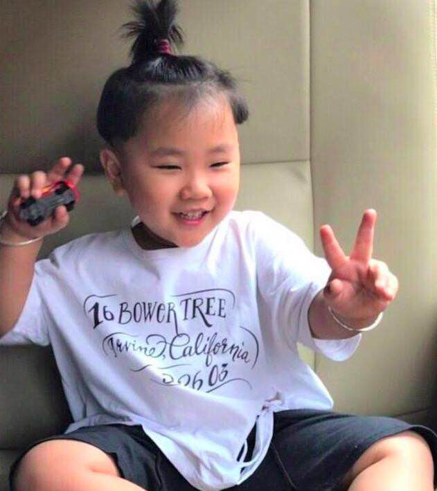 郭德纲罕见晒照给老婆庆生，小儿子5万元的手镯亮了！