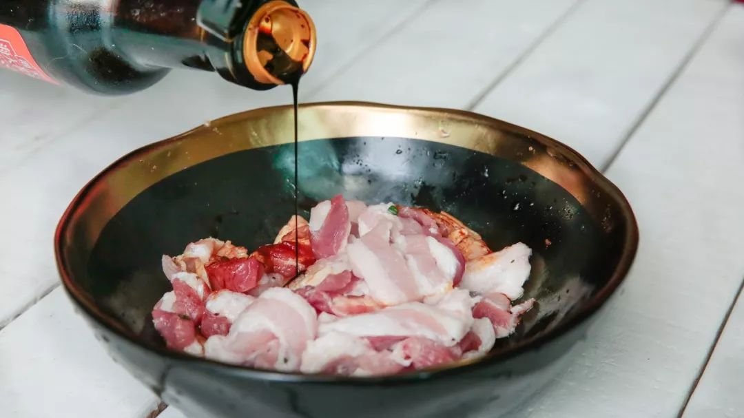 一点儿不腻的五花肉，靠这个酱汁被抢光！