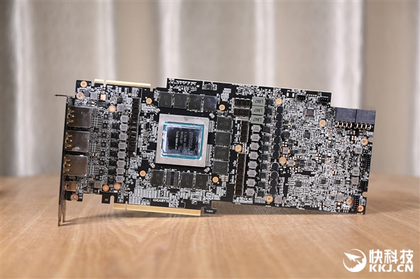 技嘉Aorus RTX 2080 Ti Xtreme 11G显卡拆解图赏