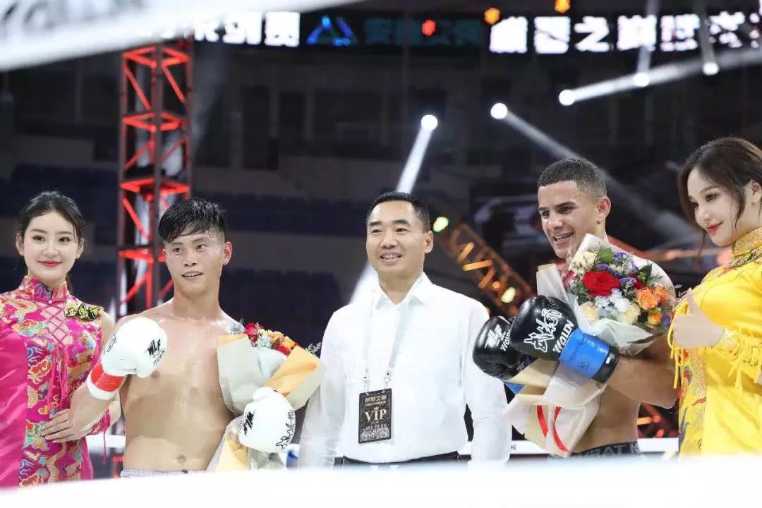 "横琴之巅·武林风中美对抗赛"圆满成功!中国勇士大比分获胜!