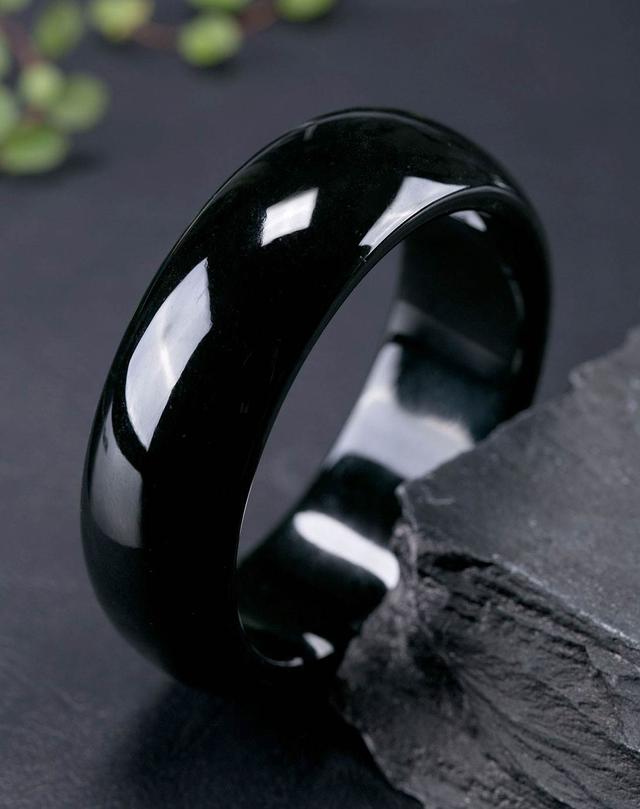 详解和田玉中最为深沉的有色玉种—墨玉