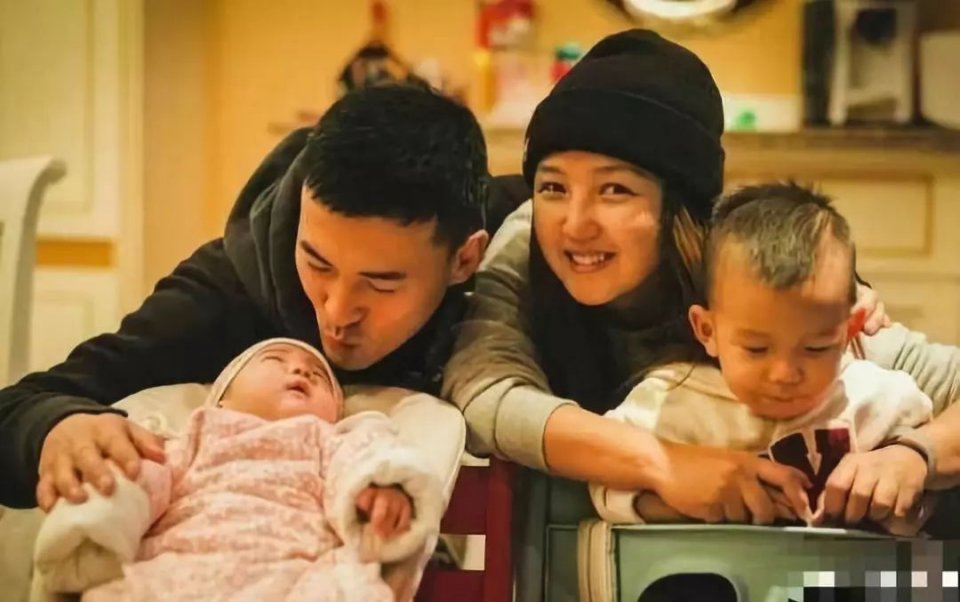 又开始否认出轨！早就没人关心他俩婚姻了