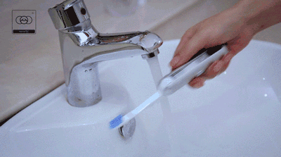 每天用的牙刷竟然有上百万细菌......怎么办？